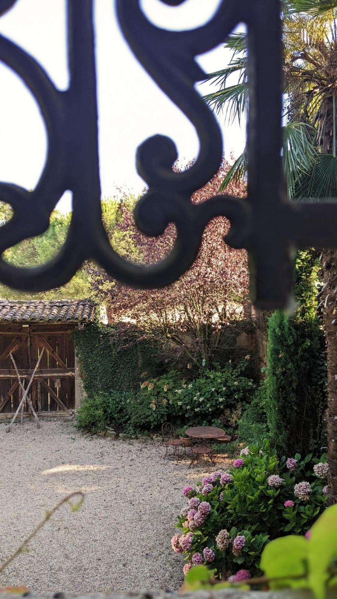 Le Clos Du Perret Chaussan Екстериор снимка
