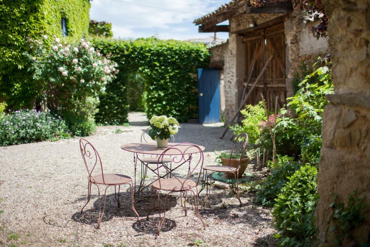 Le Clos Du Perret Chaussan Екстериор снимка