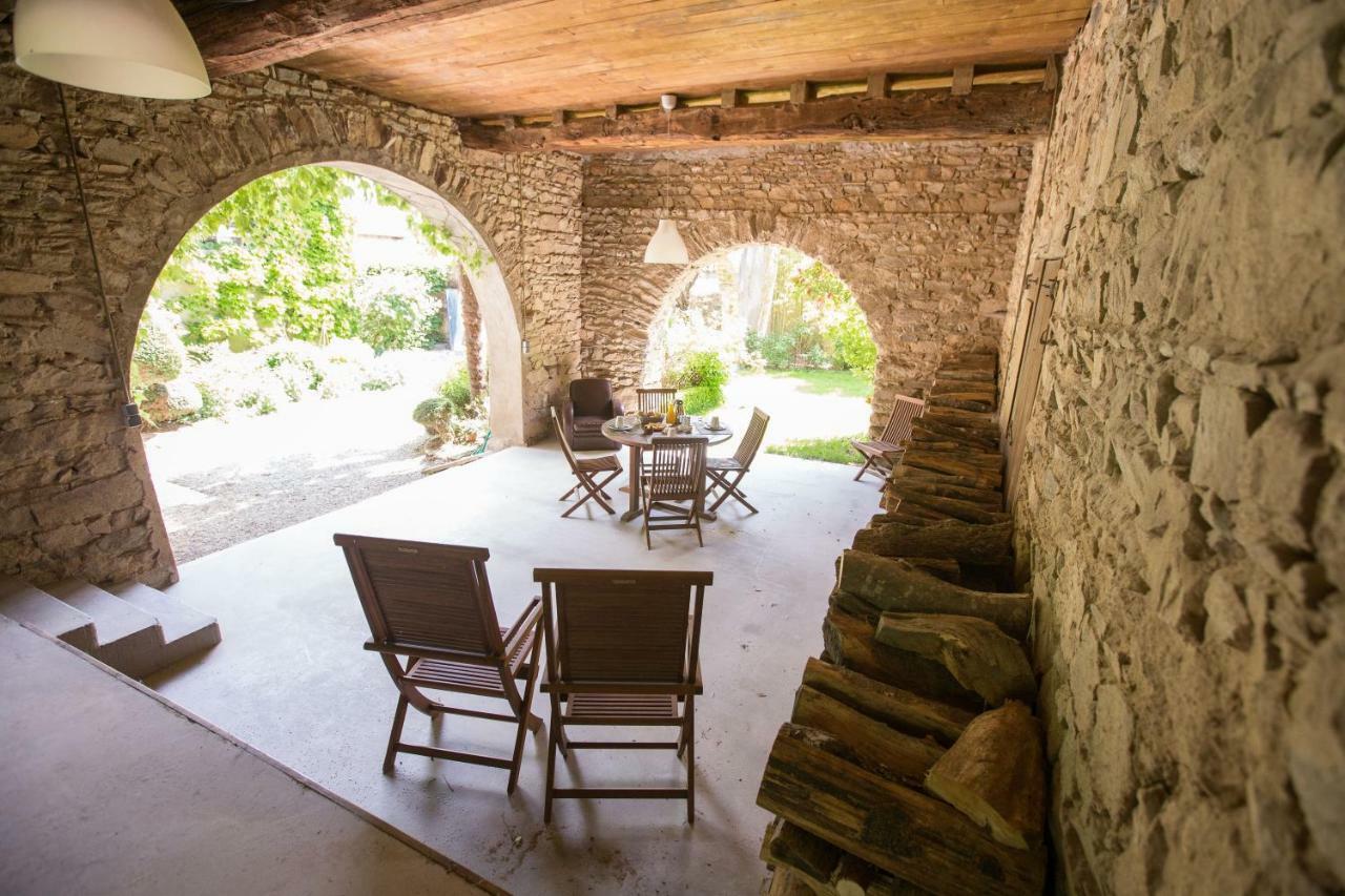 Le Clos Du Perret Chaussan Екстериор снимка