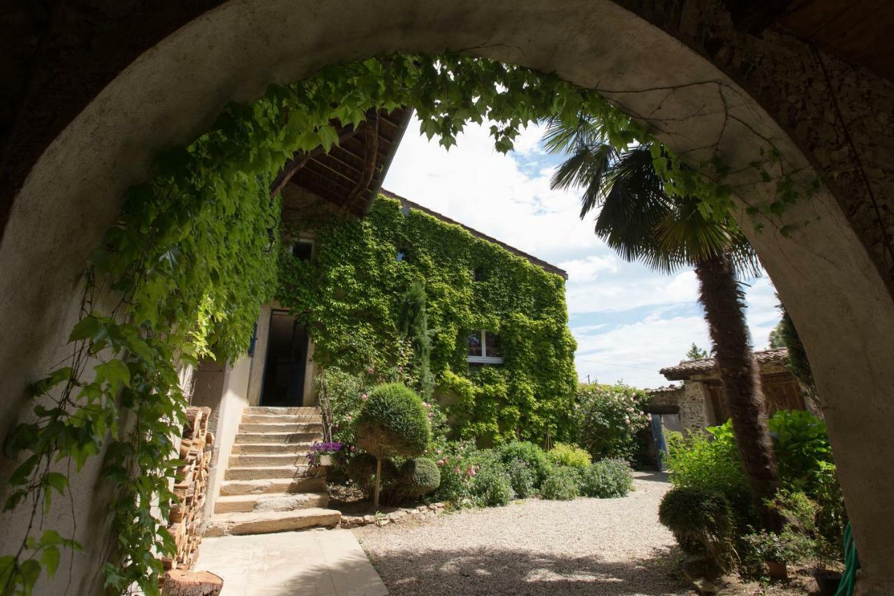 Le Clos Du Perret Chaussan Екстериор снимка