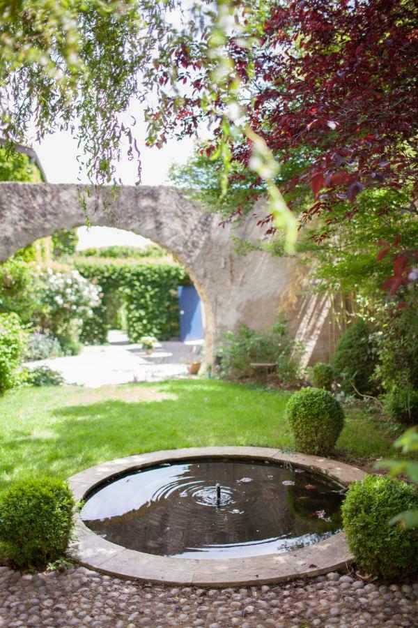 Le Clos Du Perret Chaussan Екстериор снимка