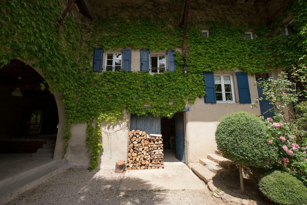 Le Clos Du Perret Chaussan Екстериор снимка